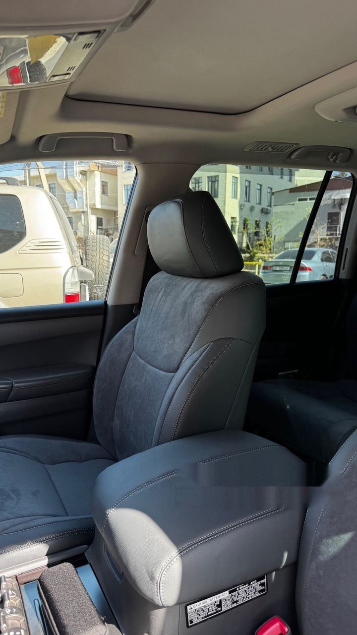 Чехлы Lexus LX570 серые